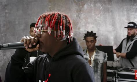 Does anyone know what type of glasses lil yachty is wearing hear